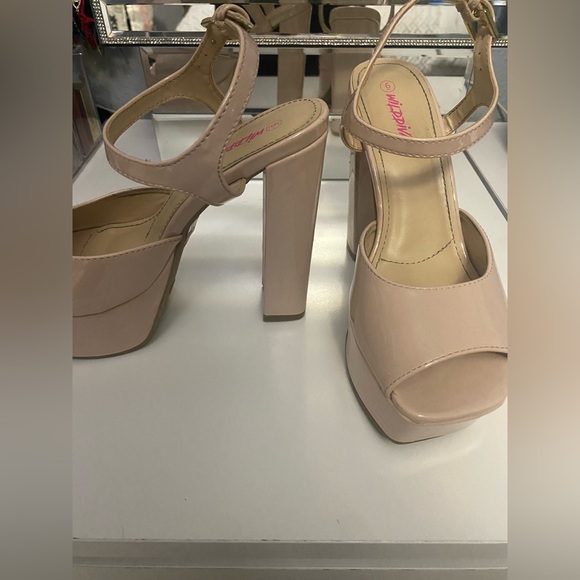 Block Heels - Picture 2 of 3